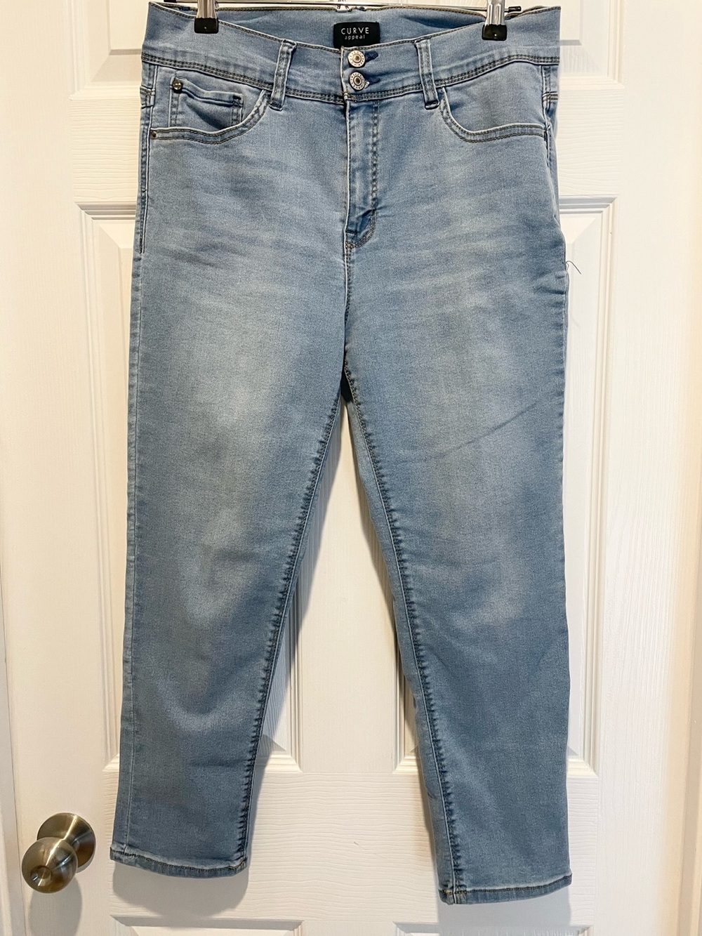 Curve Light Blue Cropped Ankle Jeans - Women's Mid-Rise